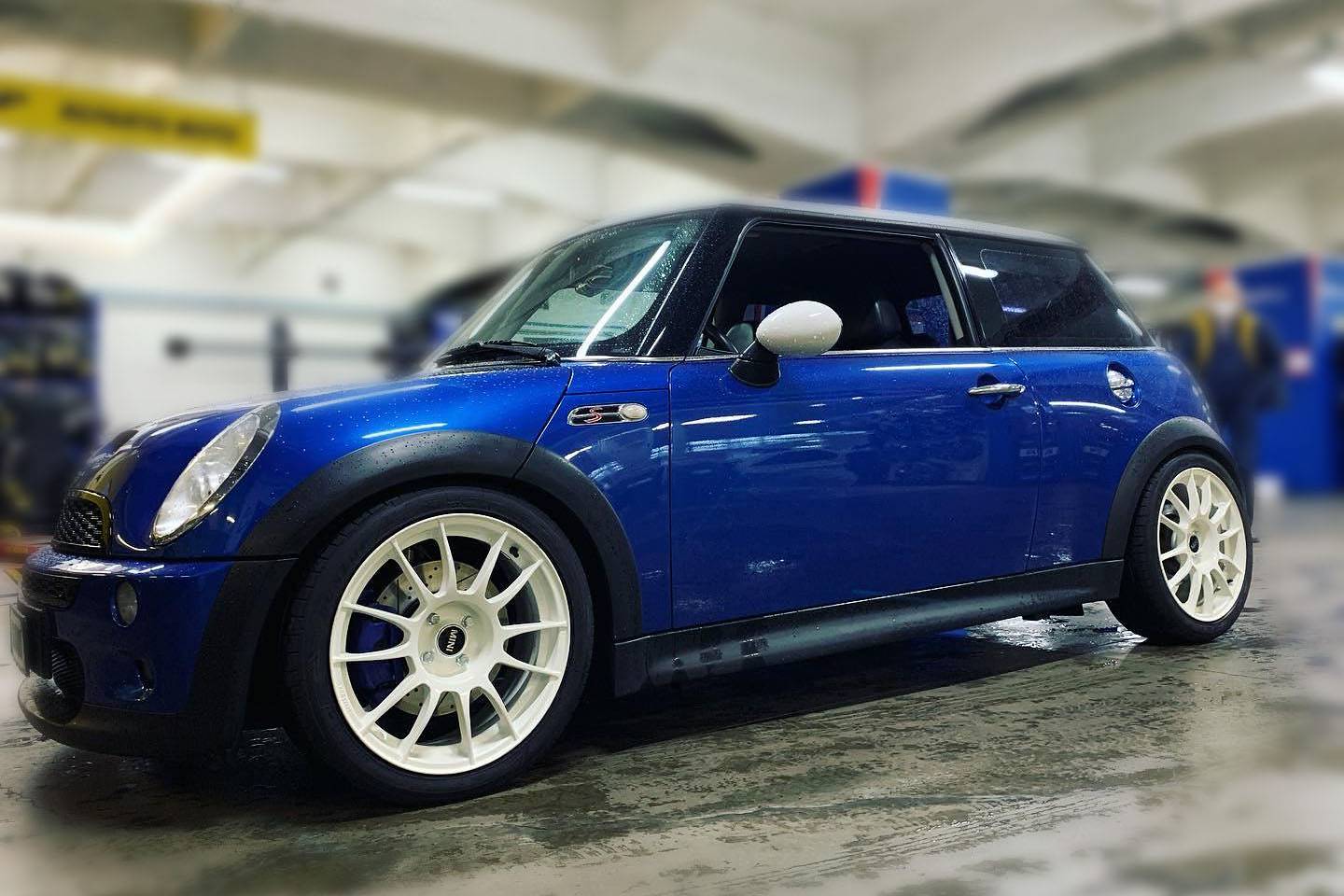 MINI COOPER XLR gloss white - Mak